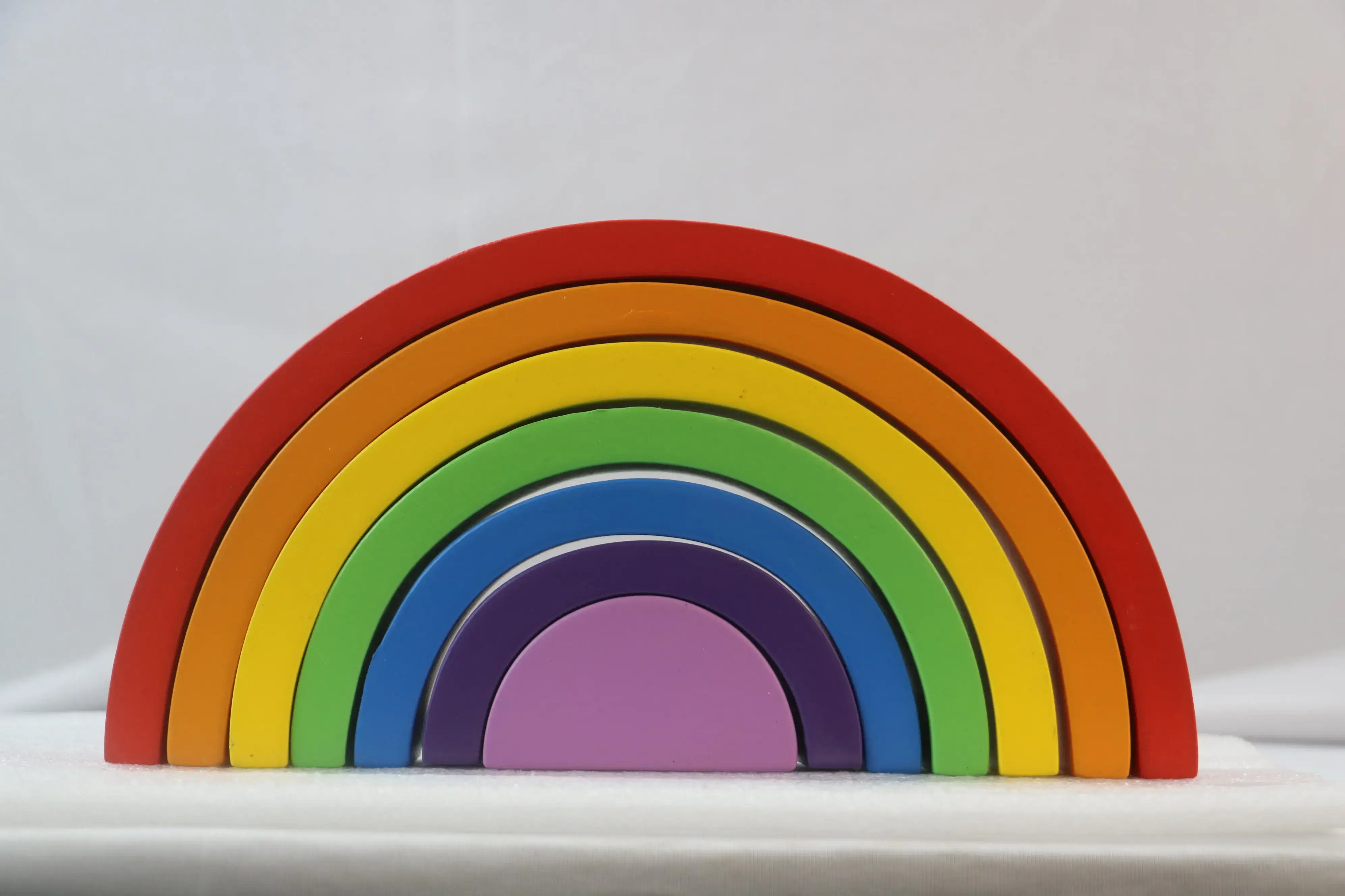 Colorful Wooden Rainbow Toy – Montessori-Inspired & Non-Toxic