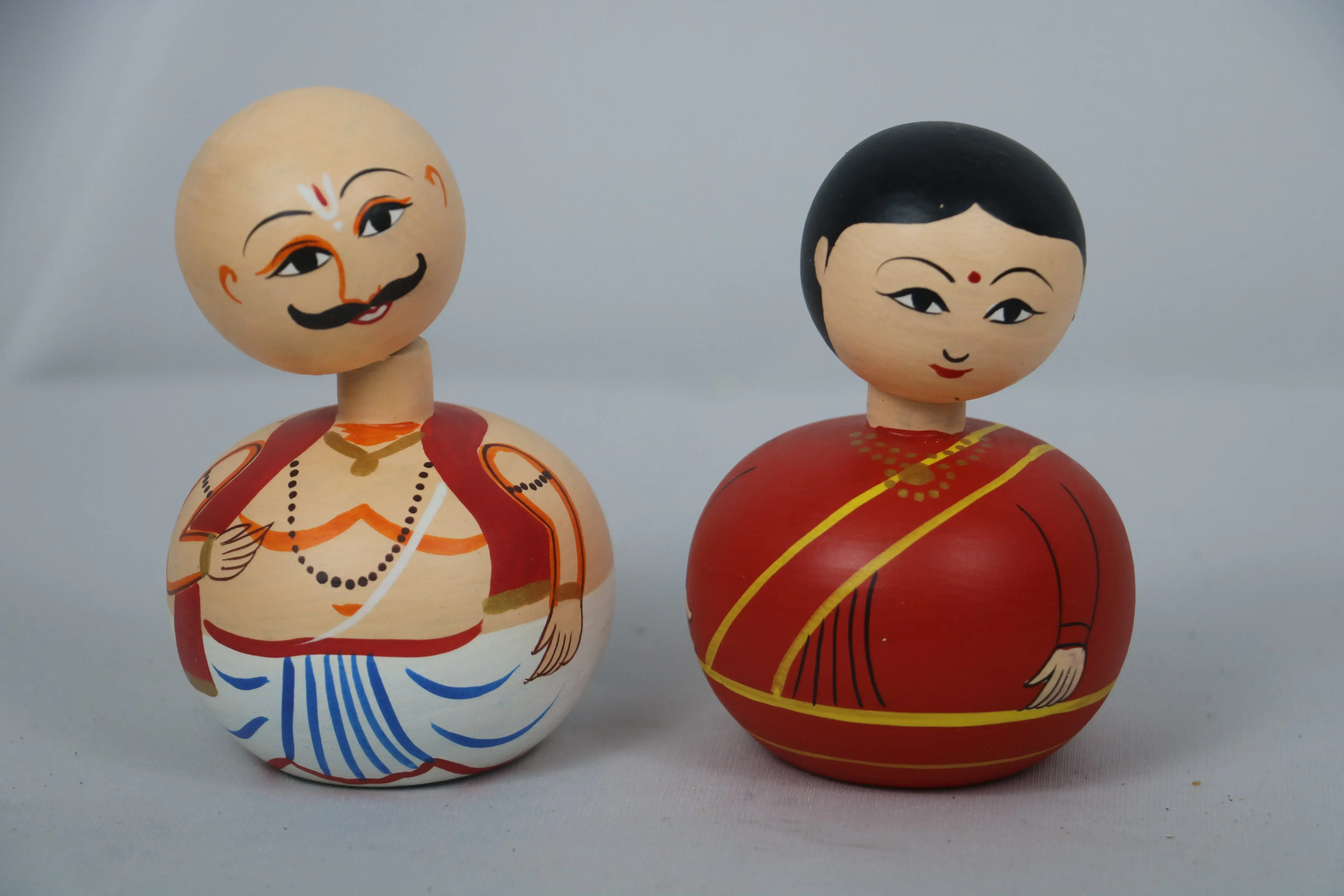 Spring Head Bobble Couple – Handcrafted & Painted Ethnic Indian Decor - Image 10
