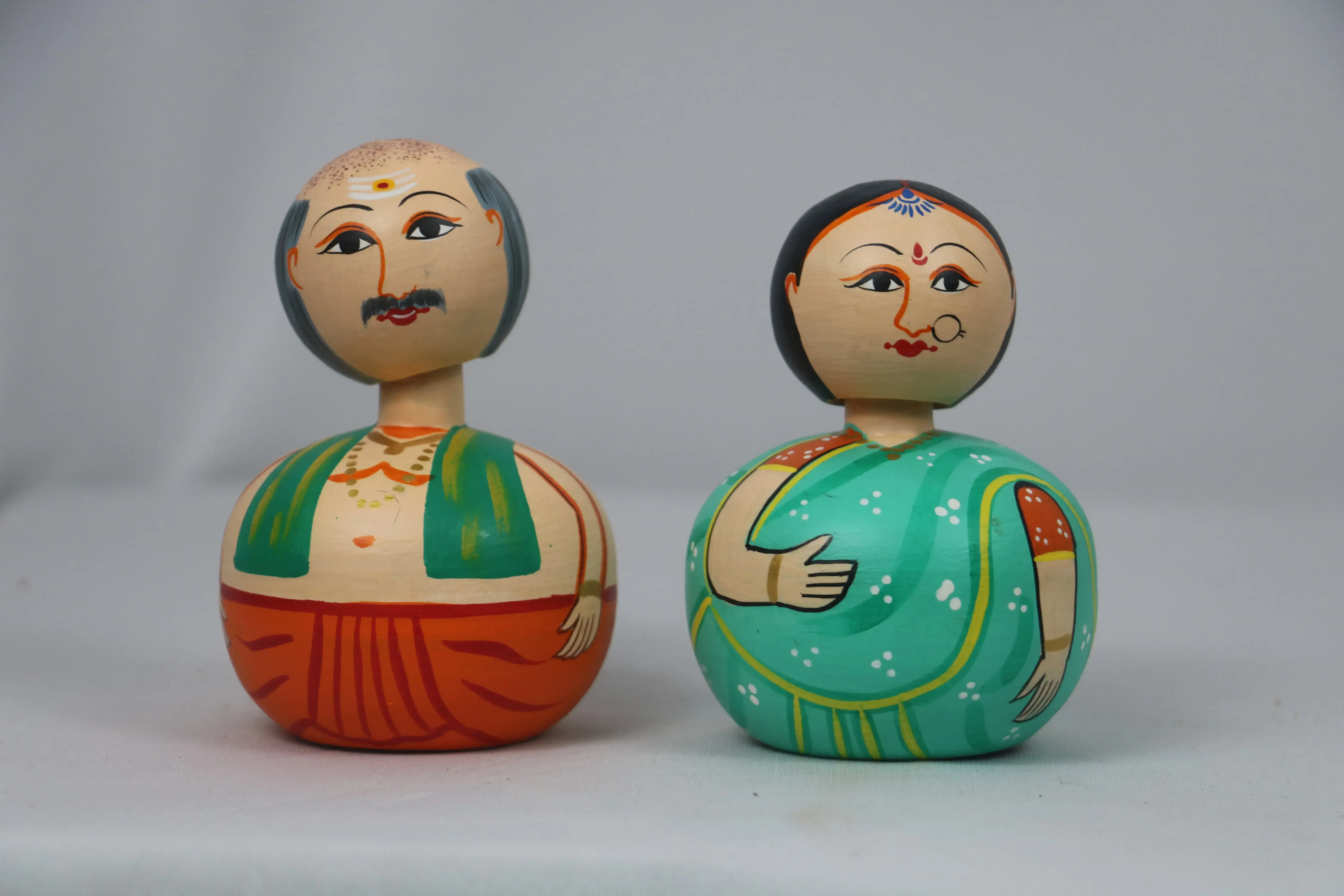 Spring Head Bobble Couple – Handcrafted & Painted Ethnic Indian Decor - Image 5