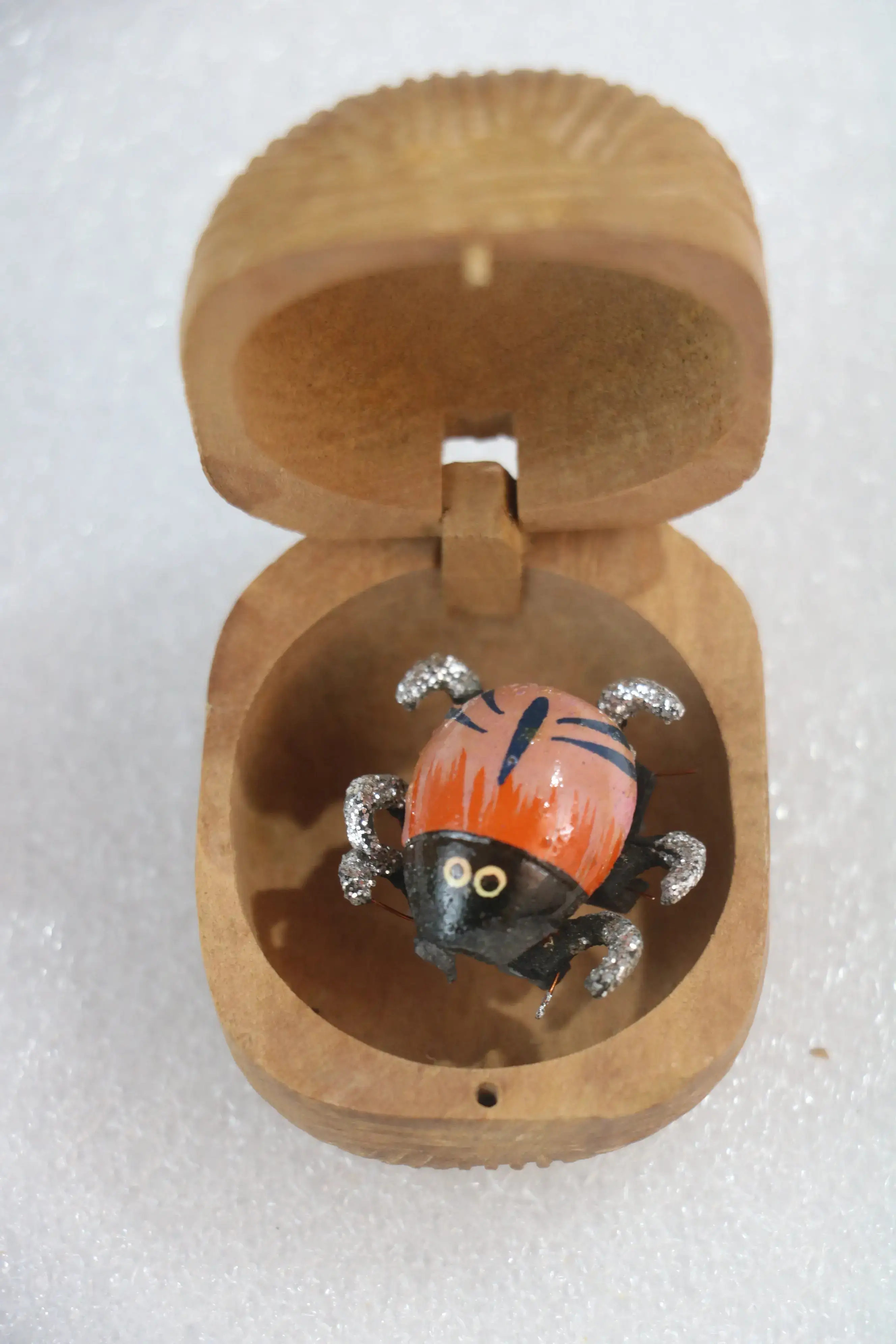 Interactive Bug Box Toy – Explore Nature’s Tiny Creatures - Image 3
