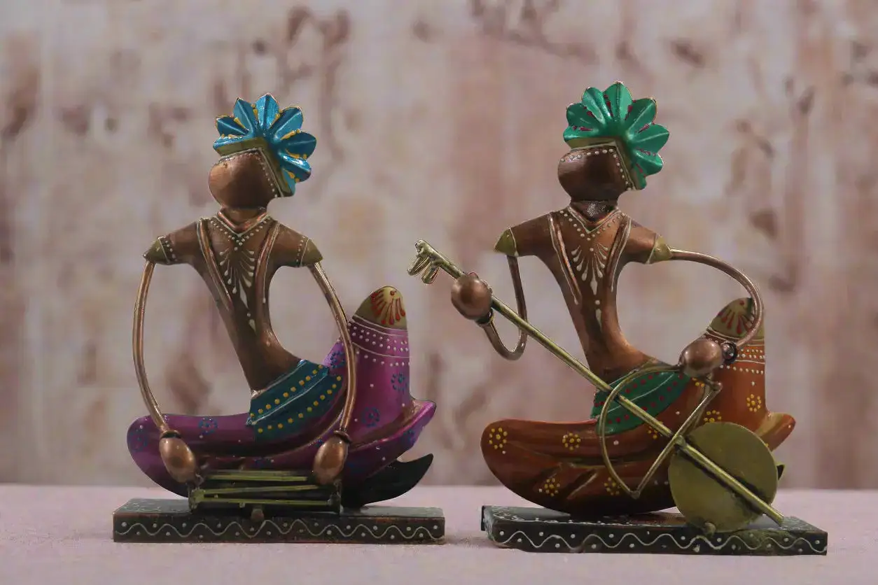 Iron Hand Painted Rajasthani Sardar Musicians Set Of 2 - Image 2