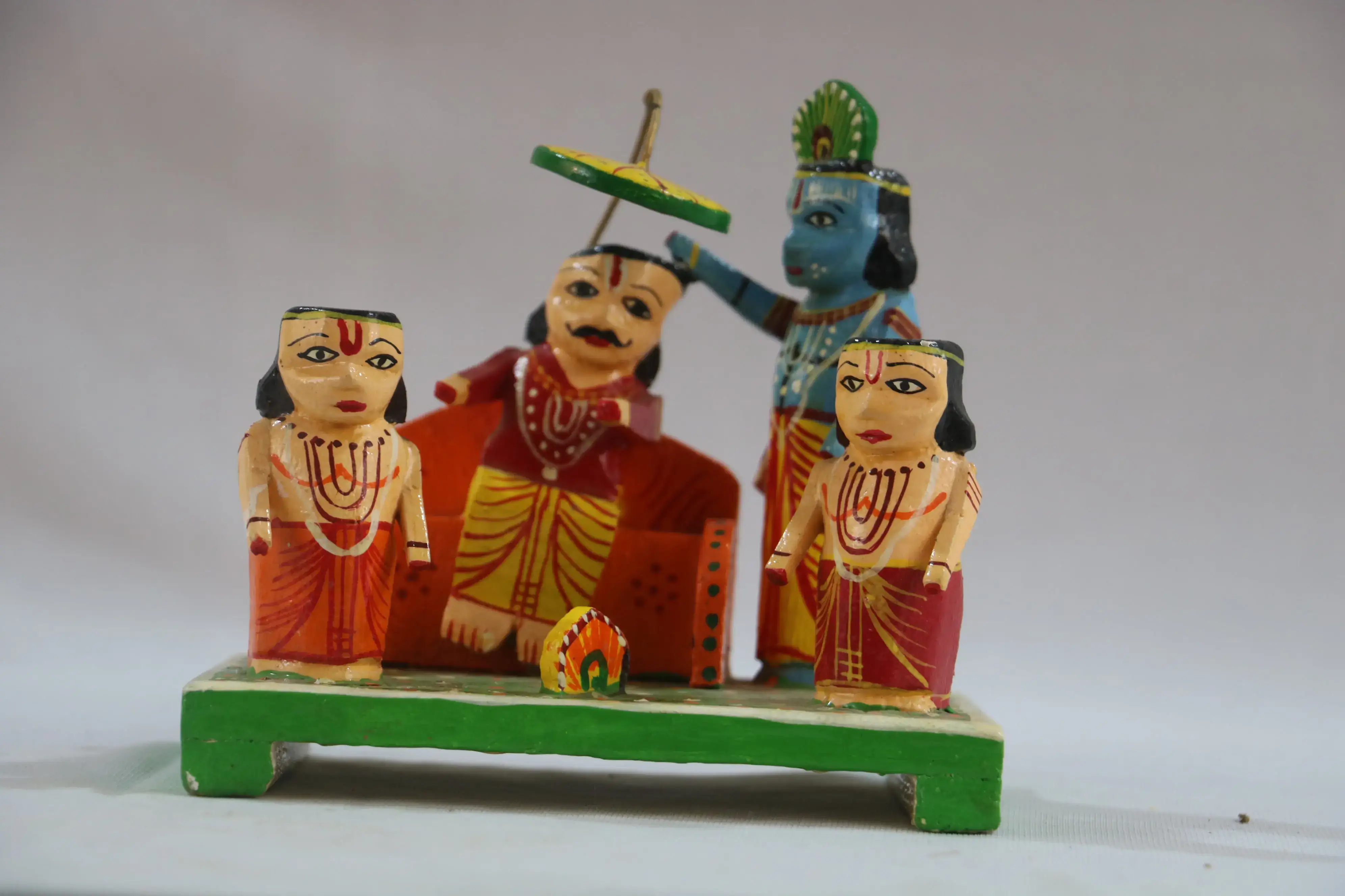 Krishna Darbar – Wooden Handcrafted Spiritual Panel - Image 4