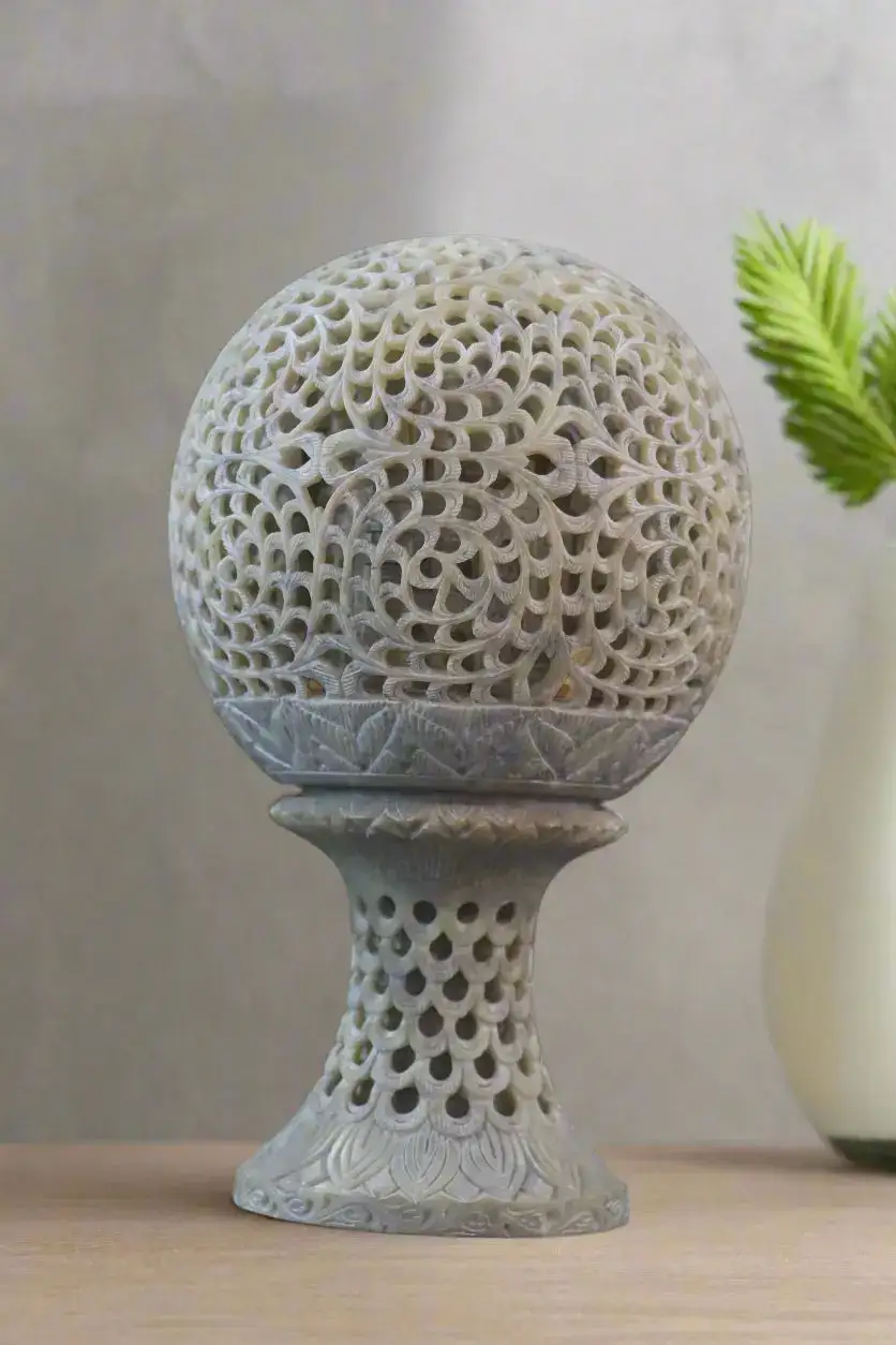 Globe with Intricate Taj Mahal Jali Carving – Heritage Indian Handicraft - Image 3