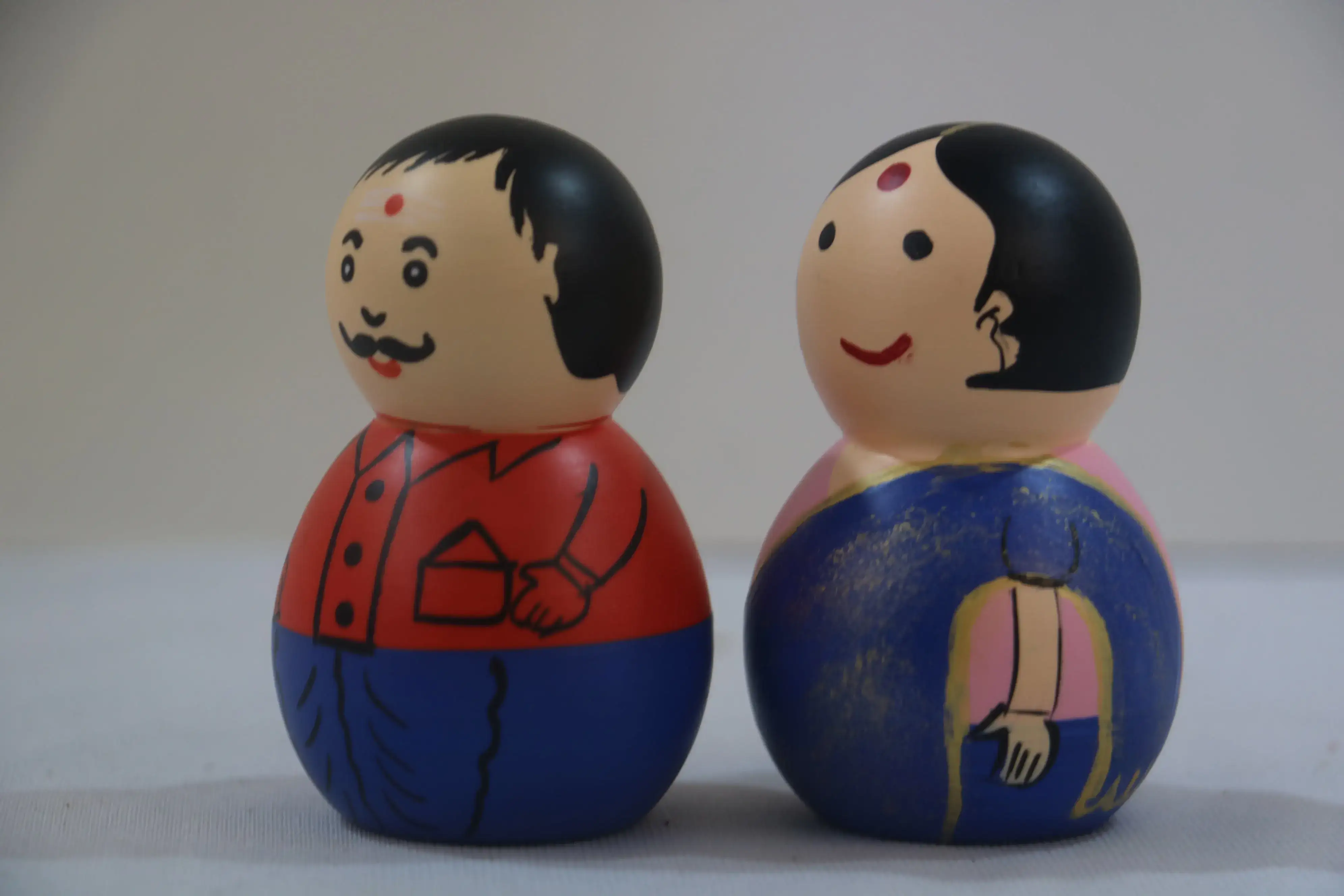 Traditional Couple Dolls in Non-Toxic Green – Perfect Cultural Decor - Image 2