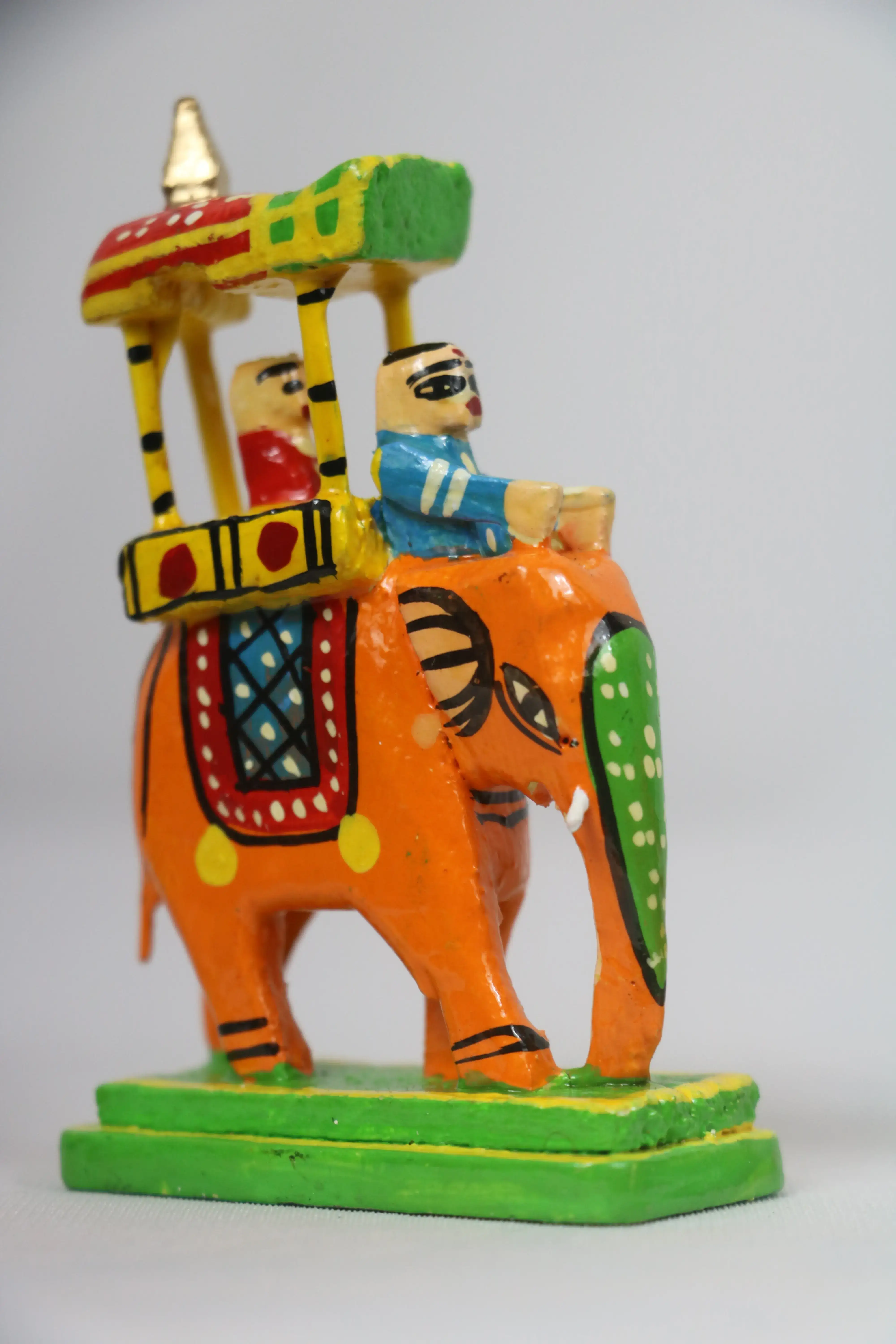 Traditional Ambari Wooden Decor with Raja – Wooden Handcrafted Showpiece - Image 4