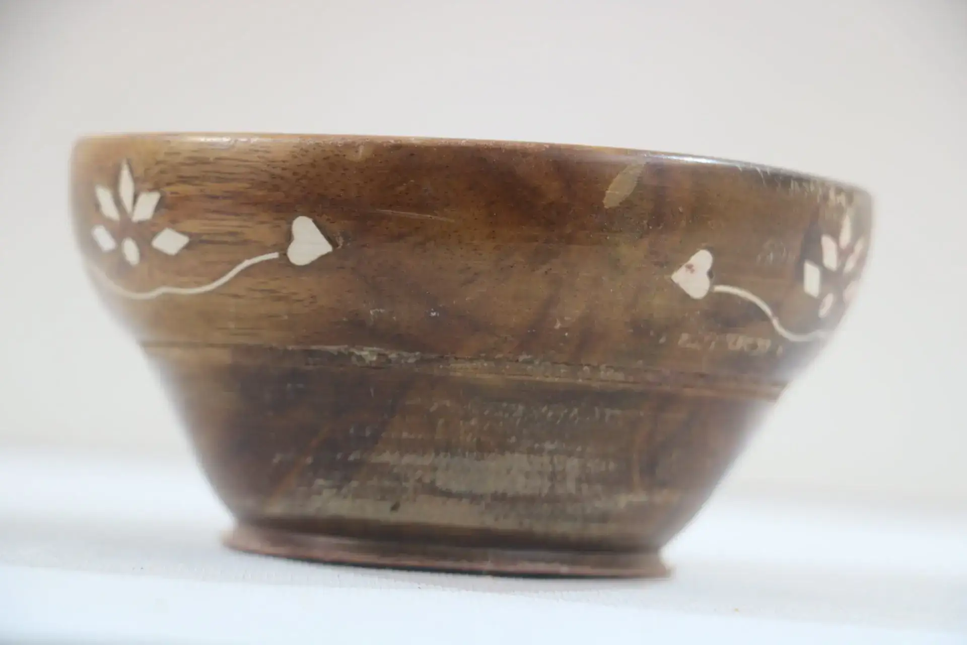 Handcrafted Wooden Bowls – Natural & Eco-Friendly Serveware - Image 4